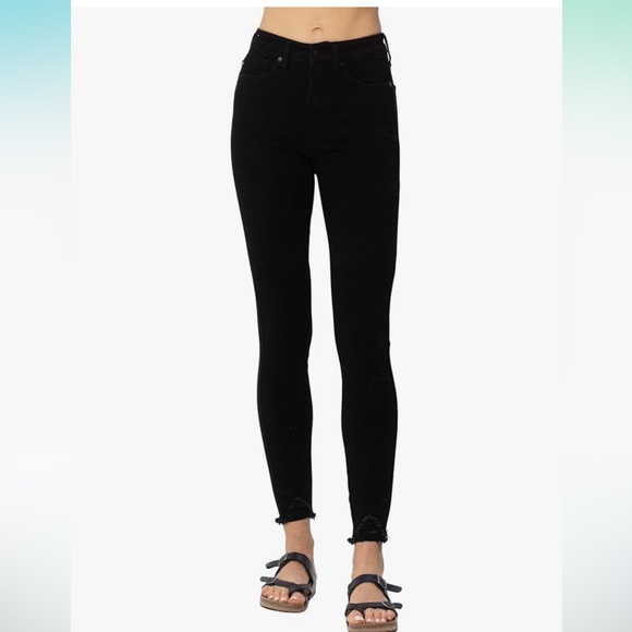 Judy Blue Women's High-Rise Control Top Skinny Jeans with Sharkbite Hem - Picture 3 of 10